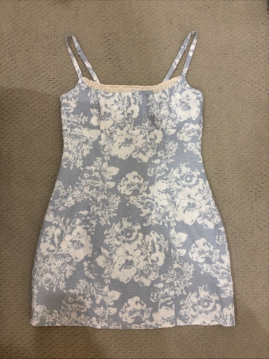 Reformation Dresses & Skirts - Reformation Light Blue Floral Lace-Trim Dress